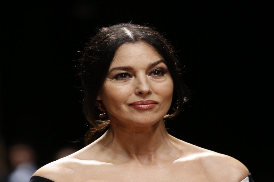 D&uuml;nyaca &uuml;nl&uuml; sanat&ccedil;ı Monica Bellucci, t&uuml;m zamanların en b&uuml;y&uuml;leyici sesine