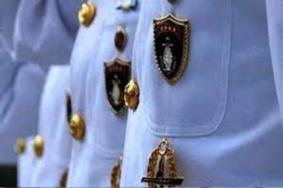 Montr&ouml; Bildirisi davasında 5 emekli amiral hakkındaki yurtdışına &ccedil;ıkış yasağı