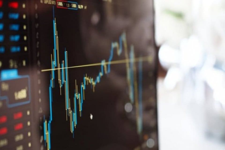 Yatırım bankası Morgan Stanley, merkez bankalarının parasal sıkışmaya hazırlık yaptığını