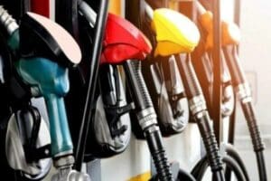 Motorinin litre fiyatında bu gece indirim geliyor. Akaryakıt fiyatları, son