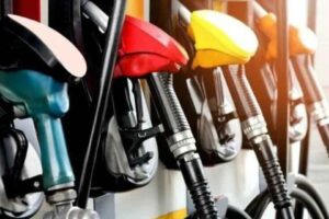 Bu gece motorinin litre fiyatına 1 lira 37 kuruş zam