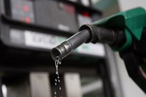 Motorine bu geceden itibaren geçerli olmak üzere 23 kuruş zam