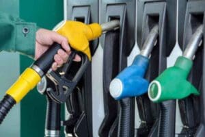 Motorine, yarından ge&ccedil;erli 1 lira 16 kuruş zam geliyor. Brent