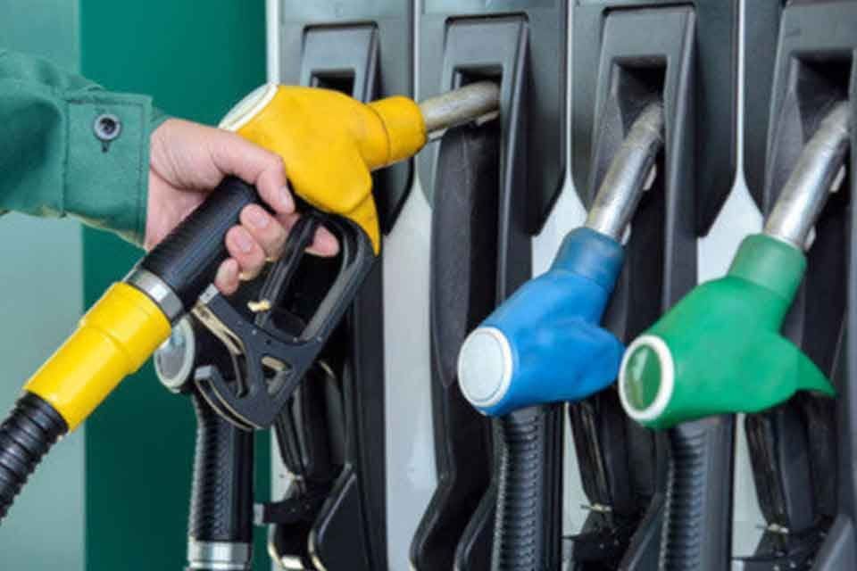 Motorine, yarından ge&ccedil;erli 1 lira 16 kuruş zam geliyor. Brent