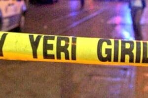 Manisa'nın Turgutlu il&ccedil;esinde M.E. (45) motosiklet nedeniyle tartıştığı oğlu B.E.'yi