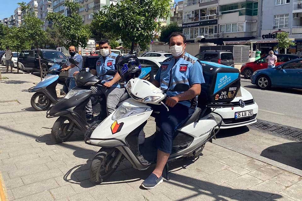 İzmir Motosikletli Kuryeler Derneği Başkanı Burhan Akg&uuml;l, 1 yıl 3