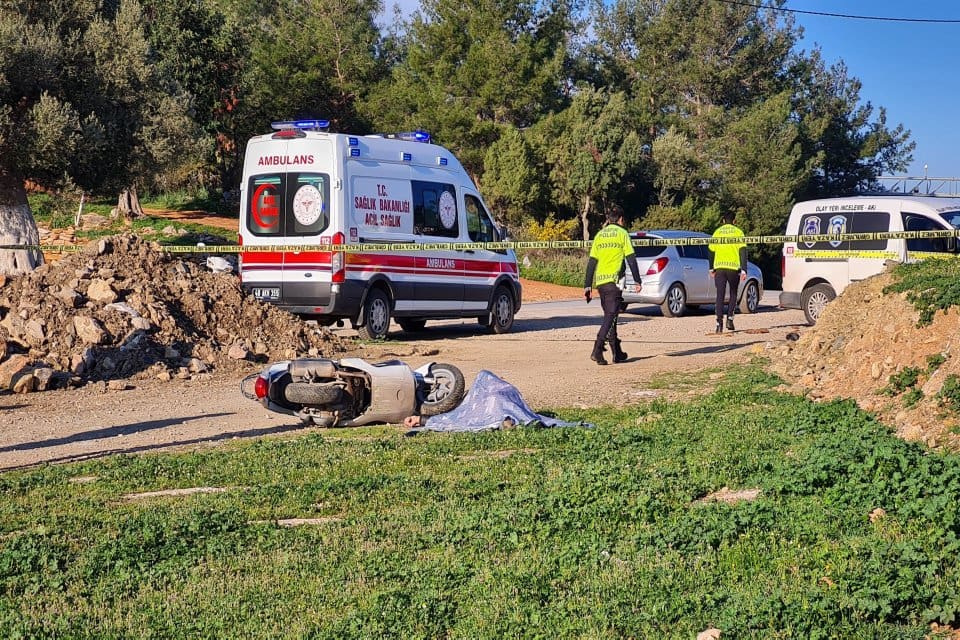 Muğla'nın Bodrum il&ccedil;esinde, motosikletiyle&nbsp;1 metrelik y&uuml;kseklikten d&uuml;şen&nbsp;Recai Dağlı (62), hayatını