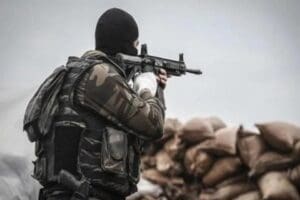 Milli Savunma Bakanlığı tarafından yapılan a&ccedil;ıklamayla 5 ter&ouml;ristin getirildiği duyuruldu.