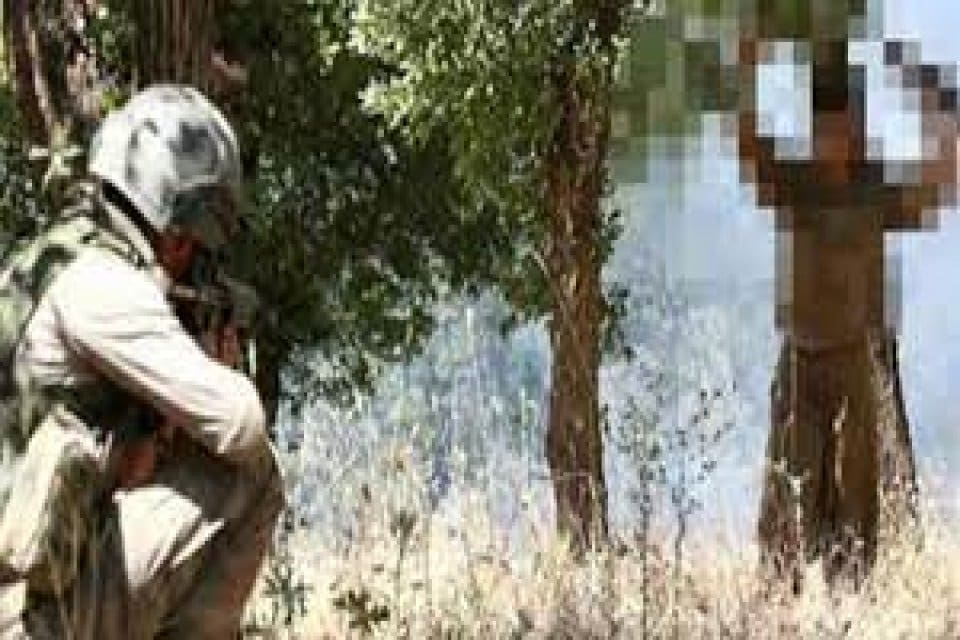 Milli Savunma Bakanlığı, teslim olan 2 ter&ouml;ristin ardından bir mağarada