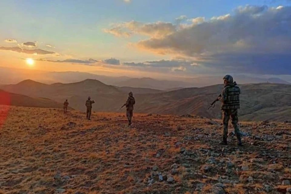 Yasa dışı yollarla Suriye ile İran'dan T&uuml;rkiye'ye ve T&uuml;rkiye'den Yunanistan'a