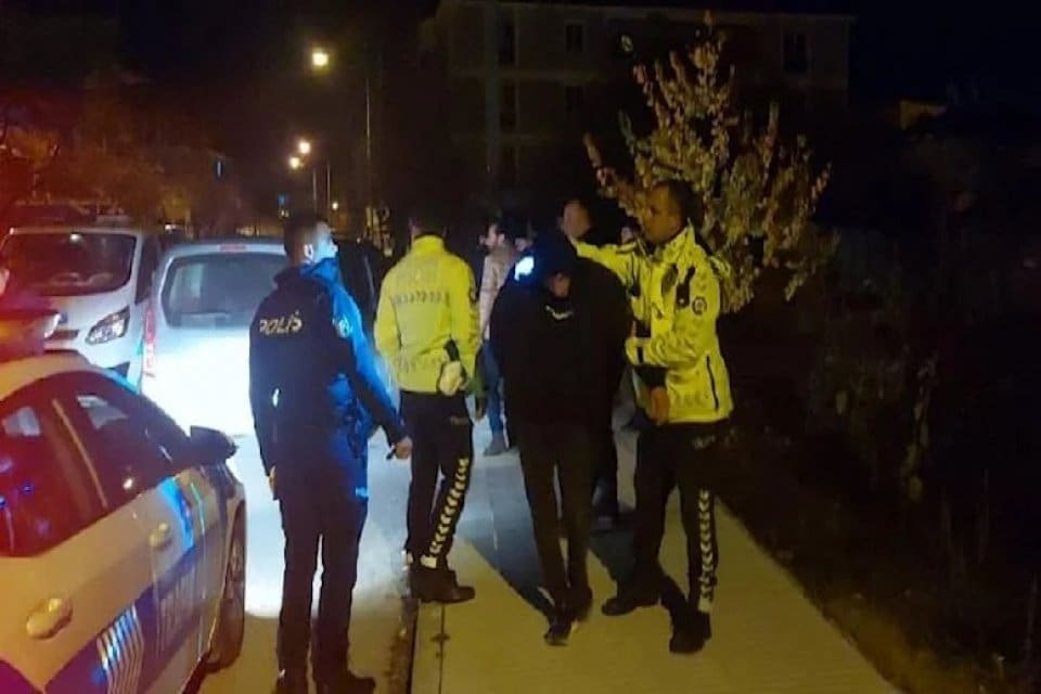 &Ccedil;orum'da 2 grup arasında &ccedil;ıkan kavgaya m&uuml;dahale i&ccedil;in giden polis