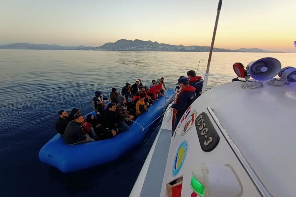 Muğla'nın Bodrum il&ccedil;esinde, Yunan unsurlarınca T&uuml;rk kara sularına geri itilen