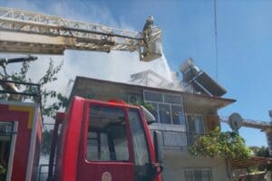 Muğla'nın Ortaca il&ccedil;esindeki iki katlı evin &ccedil;atı katında &ccedil;ıkan maddi
