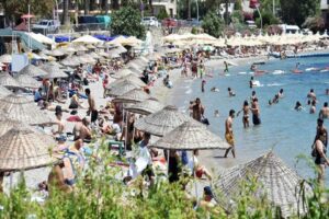 Muğla'da artan vaka sayılarına rağmen hastaneye yatışların daha d&uuml;ş&uuml;k oranda