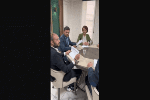 Erdoğan&nbsp;taklitleriyle tanınan sosyal medya fenomeni&nbsp;Muhammed Nur Nahya, Altılı Masa skeci