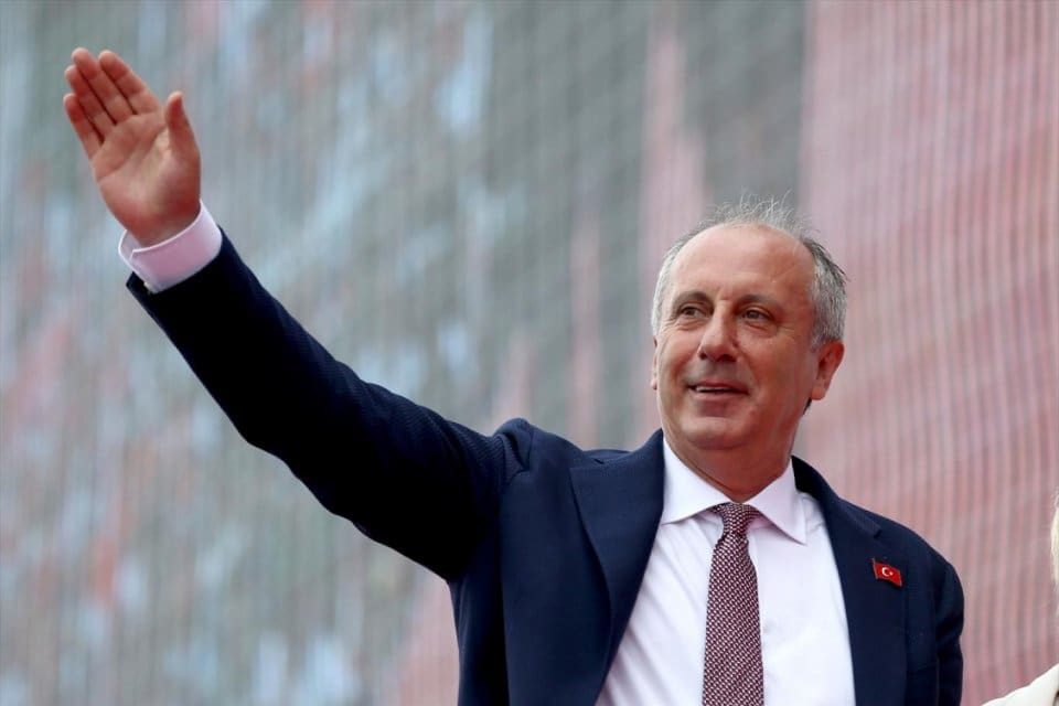 İnce, Millet İttifakı'nı eleştirerek, "Aday bulamıyorsanız Muharrem İnce burada. Getirin