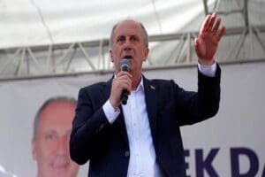Memleket Partisi Genel Başkanı Muharrem İnce 'Adaylıktan &ccedil;ekilecek misiniz?' sorusunu