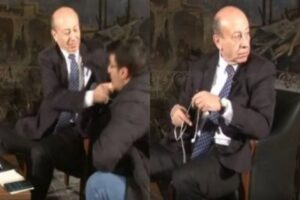 Habert&uuml;rk'&uuml;n eski &ccedil;alışanlarından Aslı Işık, İHA muhabiri Ahmet Demir'e attığı