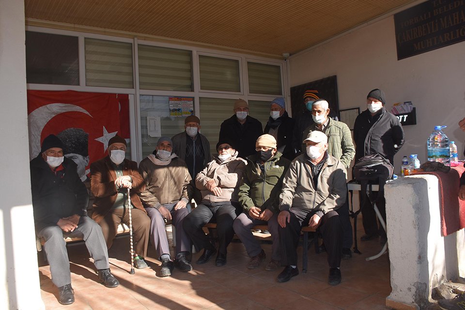 İzmir'in Torbalı ilçe Belediye Başkanı İsmail Uygur'un Çakırbeyli Mahallesi'nin muhtarlık