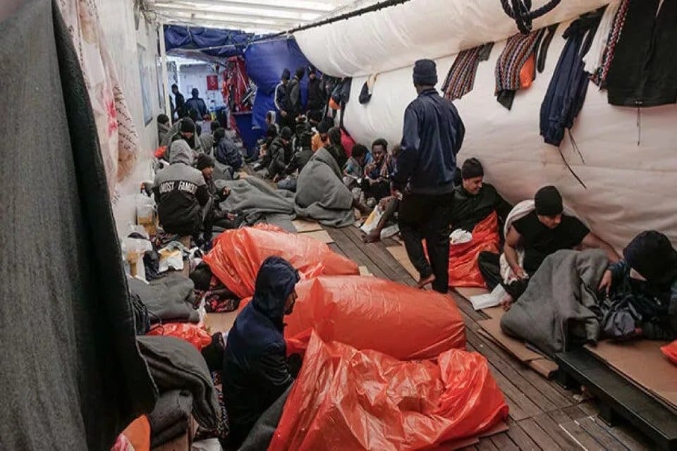 Fransa, durumları kritik 230 m&uuml;lteciyi taşıyan bir sivil toplum kuruluşunun