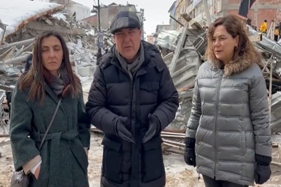 Depremden etkilenen kentler arasında yer alan Malatya&rsquo;da bulunan CHP İzmir