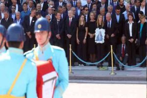 Hayatını kaybeden eski milli g&uuml;reş&ccedil;i Mustafa Dağıstanlı i&ccedil;in TBMM'de t&ouml;ren