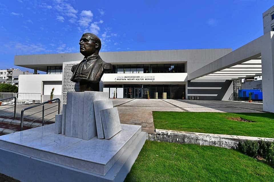 İzmir B&uuml;y&uuml;kşehir Belediyesi&rsquo;nin Yeşilyurt semtinde inşa ettiği Mustafa Necati K&uuml;lt&uuml;r