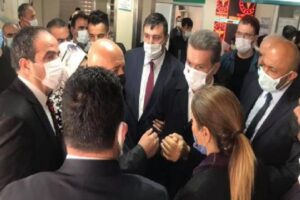 Türkiye Değişim Partisi (TDP) Genel Başkanı Mustafa Sarıgül, Batman'da gıda