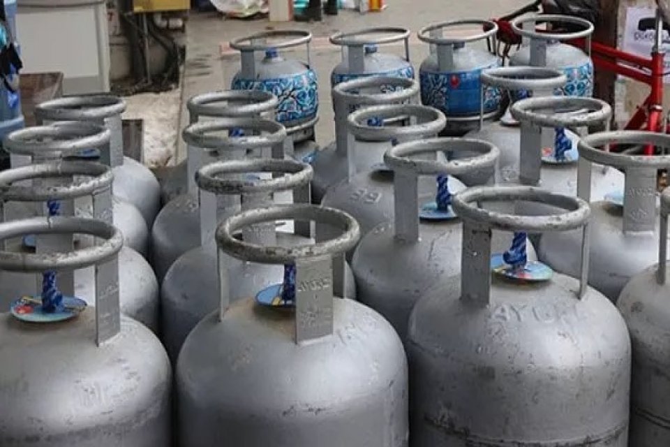 12 kilogramlık mutfak t&uuml;p&uuml;n&uuml;n fiyatı gelen zamların ardından 340 liraya