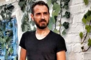 İZMİR'in Buca il&ccedil;esinde, eğlence mekanlarında m&uuml;zisyenlik yapan Şener Esen'i (42)