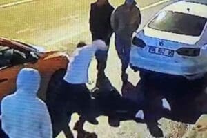 Piiz grubunun davulcusu Mehmet Dudarık ve arkadaşı Oğuzhan Oğuz'u darbeden
