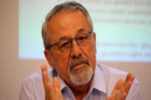 Prof. Dr. Naci G&ouml;r&uuml;r, D&uuml;zce G&uuml;m&uuml;şova ve G&ouml;lyaka&rsquo;daki depremleri kıyaslayarak