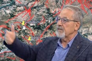 Bing&ouml;l'de 4.5 b&uuml;y&uuml;kl&uuml;ğ&uuml;nde bir deprem meydana geldi. Bing&ouml;l, yer bilimci