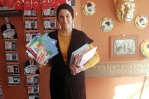 İZMİR'in Urla il&ccedil;esinde g&ouml;rev yapan 18 yıllık &ouml;ğretmen Naciye Kaya