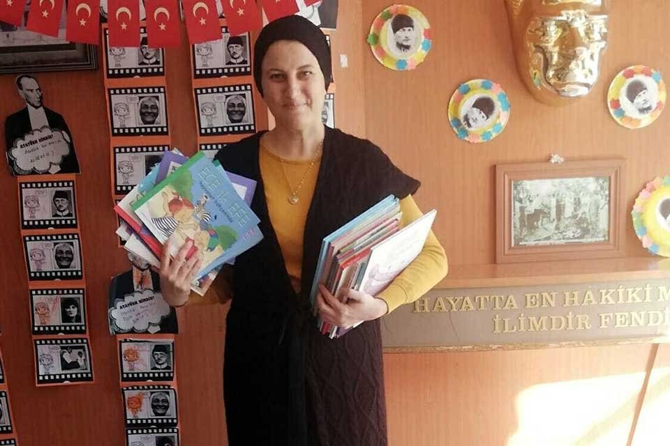 İZMİR'in Urla il&ccedil;esinde g&ouml;rev yapan 18 yıllık &ouml;ğretmen Naciye Kaya