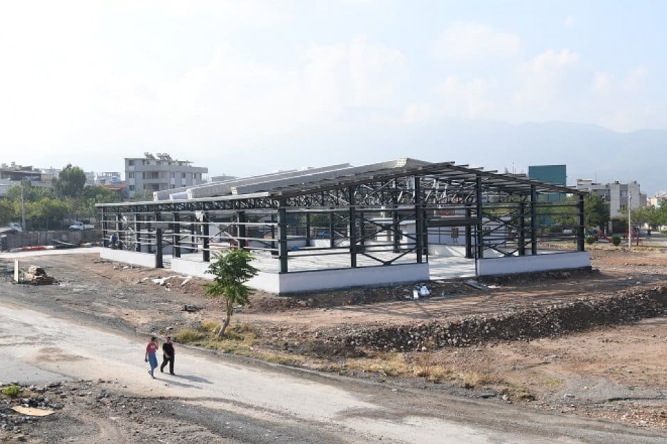 Bornova Belediyesi tarafından yapılan Nald&ouml;ken Mahallesi kapalı pazar yeri, Eyl&uuml;l