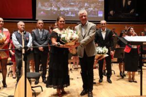 Narlıdere Belediyesi &Ccedil;ocuk Senfoni Orkestrası, Cumhuriyetimizin 99.yılında Cengiz &Ouml;zkan'la birlikte