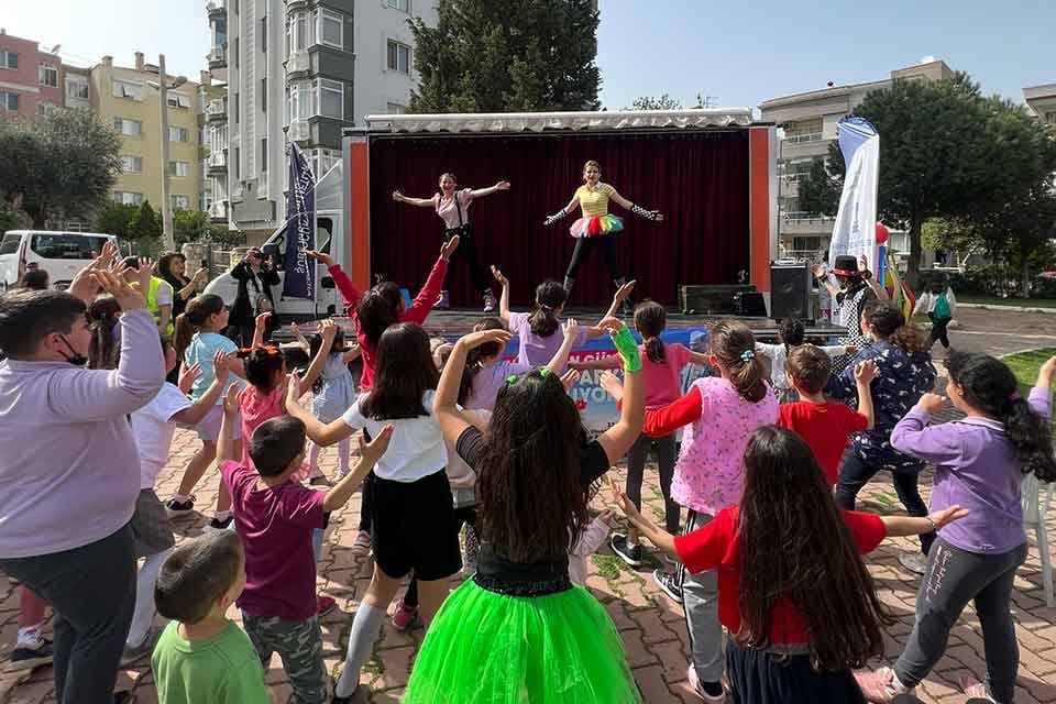 &nbsp; Narlıdere Belediyesi, &lsquo;23 Nisan Ulusal Egemenlik ve &Ccedil;ocuk Bayramı&rsquo;nı