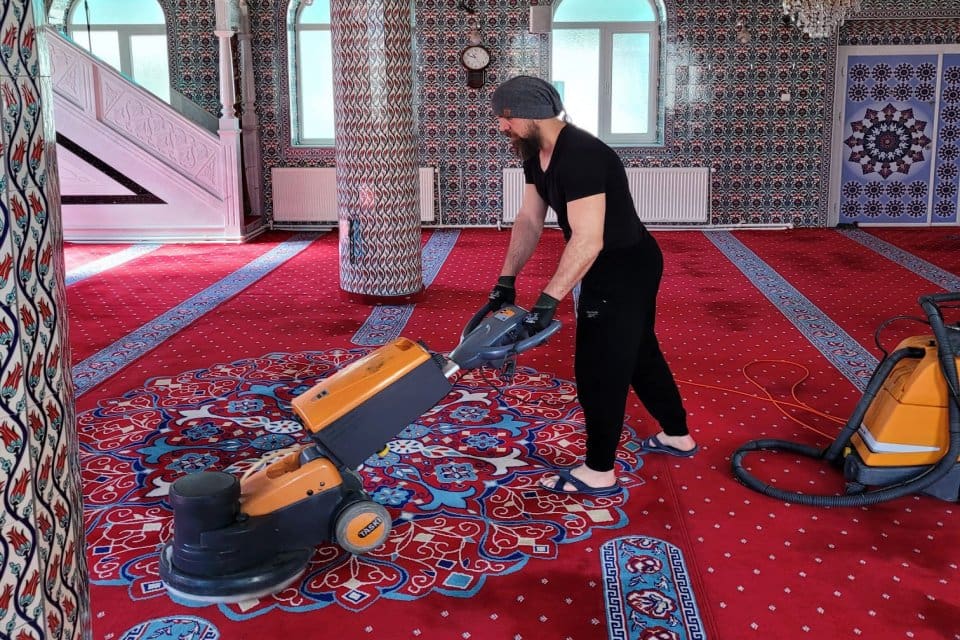 Ramazan ayında cami ve ibadethanelerin daha yoğun olacağını g&ouml;z &ouml;n&uuml;nde
