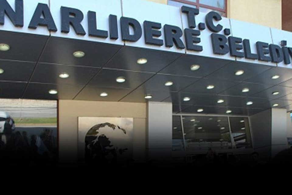 Narlıdere Belediyesi'ne bağlı Nar-Bel şirketinde &ccedil;alışan iş&ccedil;ilerin belediye ile y&uuml;r&uuml;tt&uuml;ğ&uuml;