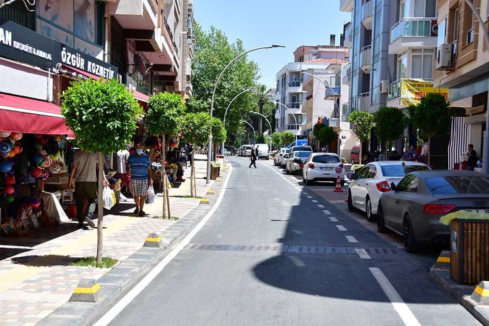 Narlıdere Belediyesi, il&ccedil;enin en işlek merkezlerinden G&uuml;ng&ouml;ren Caddesi&rsquo;nde s&uuml;rd&uuml;rd&uuml;ğ&uuml; Sağlıklaştırma