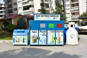 Doğaya zarar veren atıkların geri d&ouml;n&uuml;ş&uuml;me kazandırılması i&ccedil;in &ccedil;alışmalar y&uuml;r&uuml;ten