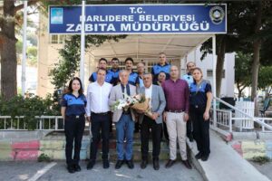 Narlıdere Belediye Başkan Yardımcıları İsmail Ay ve Çağrı Sofu,  halk