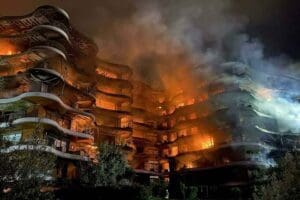 Narlıdere il&ccedil;esinde 27 Nisan'da saat 22.00 sıralarında 4 blok ve