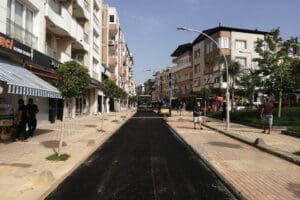 Narlıdere Belediyesi, il&ccedil;enin en işlek merkezlerinden olan G&uuml;ng&ouml;ren Caddesi&rsquo;ndeki yayalaştırma