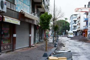 İlçenin en işlek merkezi olan Güngören Caddesi’ndeki sağlıklaştırma ve yayalaştırma