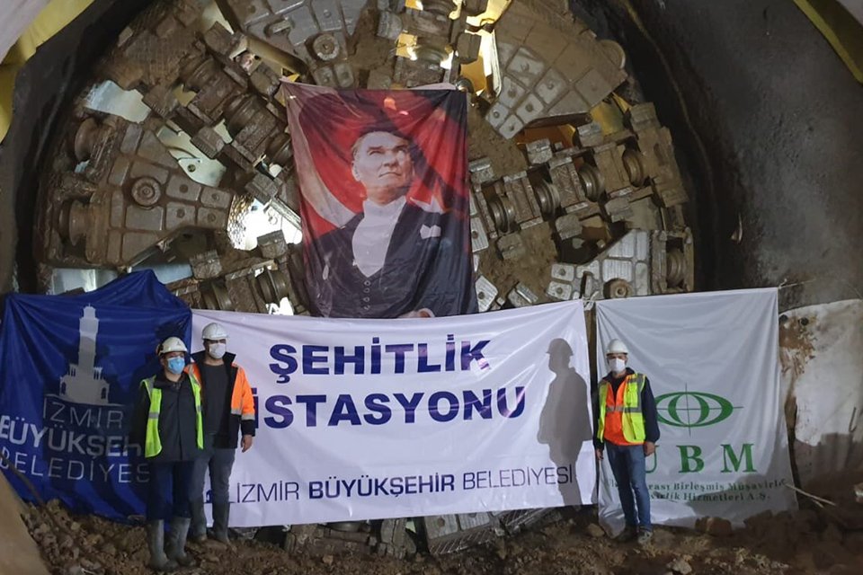 İzmir Büyükşehir Belediyesi’nin yürüttüğü Fahrettin Altay-Narlıdere metro hattının yapım çalışmalarında