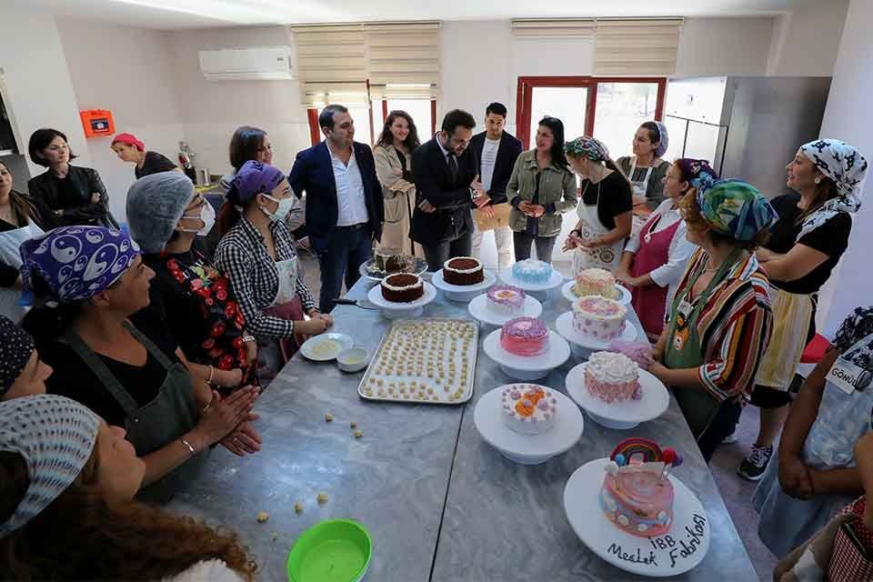 Narlıdere Belediyesi&rsquo;nin İzmir B&uuml;y&uuml;kşehir Belediyesi b&uuml;nyesinde hizmet veren Meslek Fabrikası&rsquo;nda