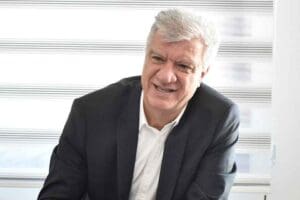 Narlıdere Belediyesi, ihtiya&ccedil; sahibi ailelerin okul &ccedil;ağındaki &ccedil;ocuklarına bir &ouml;ğ&uuml;nl&uuml;k