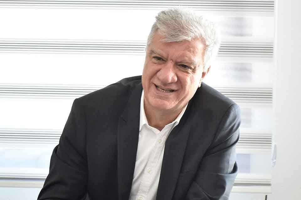 Narlıdere Belediyesi, ihtiya&ccedil; sahibi ailelerin okul &ccedil;ağındaki &ccedil;ocuklarına bir &ouml;ğ&uuml;nl&uuml;k